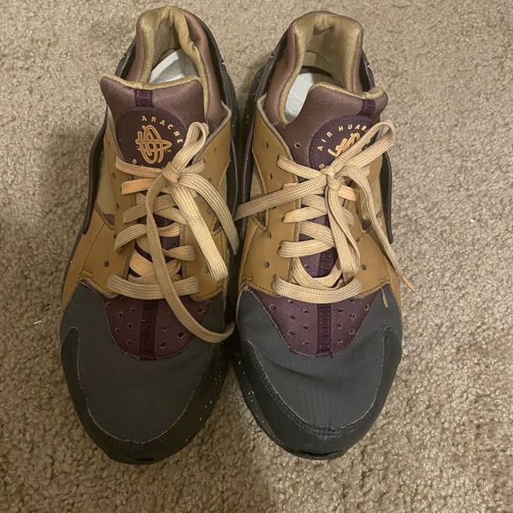 Nike Shoes - Nike Air Huarache Runner